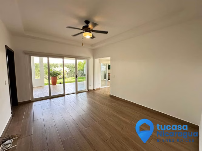 Rento casa en Las Colinas, Managua – Moderna, amplia y en condominio privado - Imagen 2
