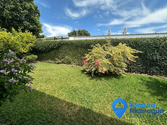 Rento casa en Las Colinas, Managua – Moderna, amplia y en condominio privado - Imagen 5