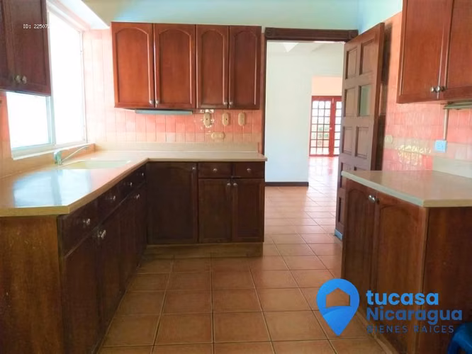 Rento casa con piscina en Santo Domingo, Managua – Estilo Santorini en condominio privado - Imagen 18