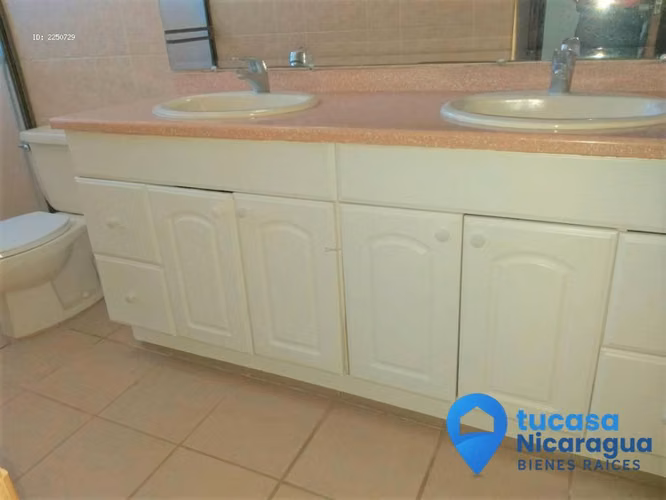 Rento casa con piscina en Santo Domingo, Managua – Estilo Santorini en condominio privado - Imagen 17