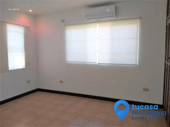 Rento casa con piscina en Santo Domingo, Managua – Estilo Santorini en condominio privado - Imagen 3