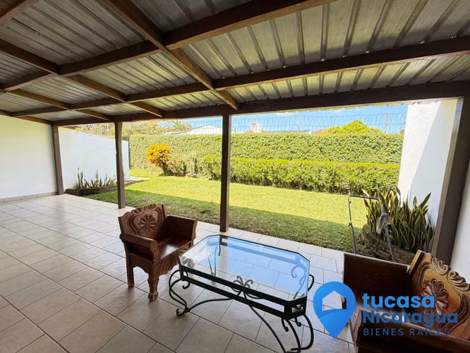 Rento casa en Las Colinas, Managua – Estilo quinta con amplios jardines e ideal para negocio - Imagen 8