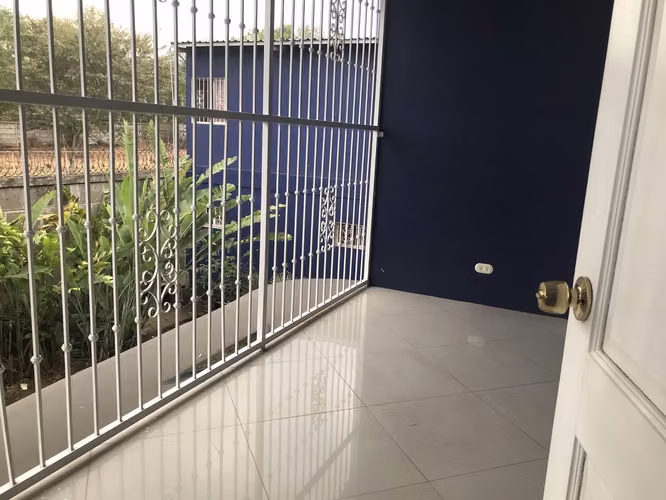 Preciosa casa en un lugar tranquilo y limpio de Managua. - Imagen 12