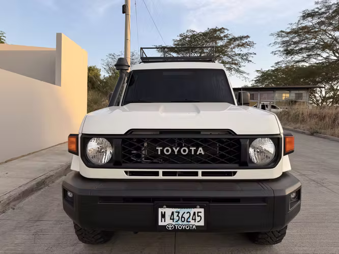 TOYOTA LAND CRUISER SAFARI - Imagen 2