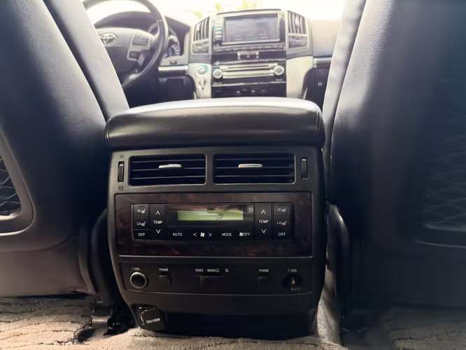 TOYOTA LAND CRUISER VX