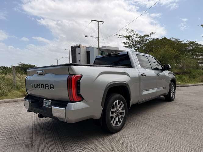 TOYOTA TUNDRA EDICIÓN 1794 