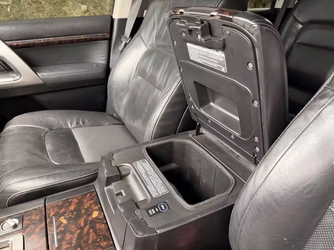 TOYOTA LAND CRUISER VX