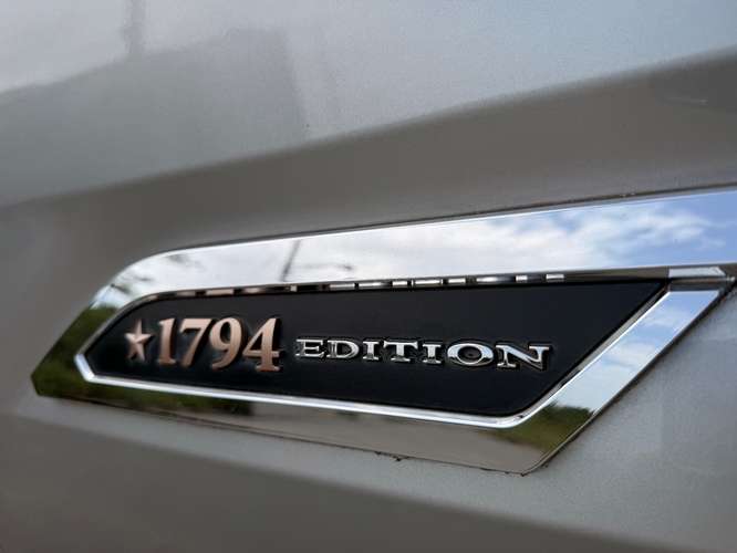 TOYOTA TUNDRA EDICIÓN 1794 