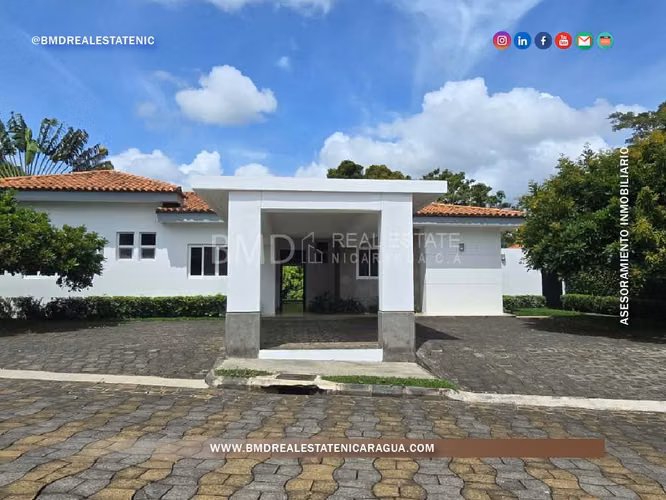 Hermosa casa en venta en Santo Domingo, ubicada en condominio privado NG