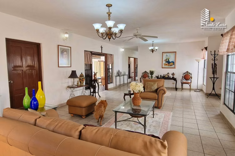 ¡¡Fabulosa y Amplia Casa en Venta en Bolonia!! - DC