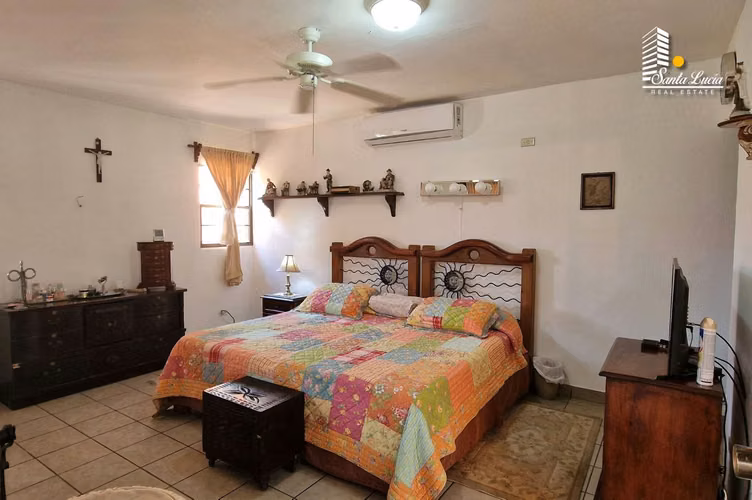 ¡¡Fabulosa y Amplia Casa en Venta en Bolonia!! - DC