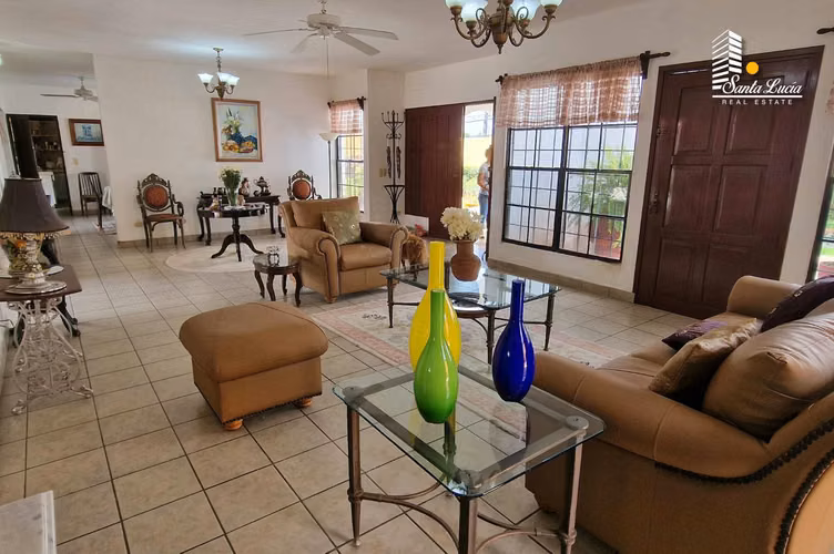 ¡¡Fabulosa y Amplia Casa en Venta en Bolonia!! - DC