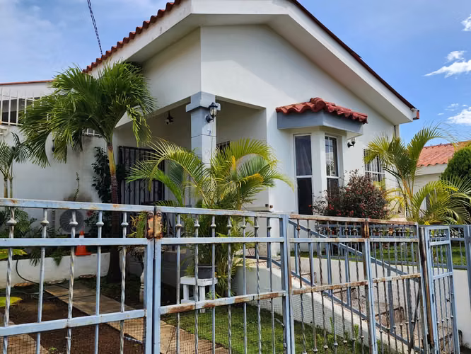 Casa en Venta en Residencial la Floresta en el Prado Carretera a Masaya - Imagen 3