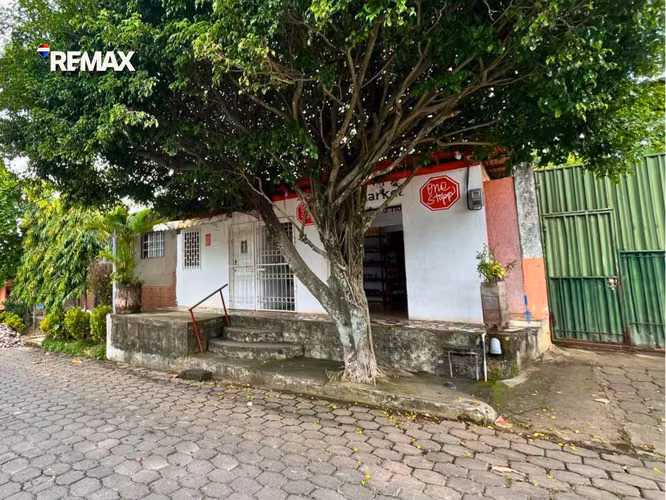 Casa con Local Comercial en Masatepe