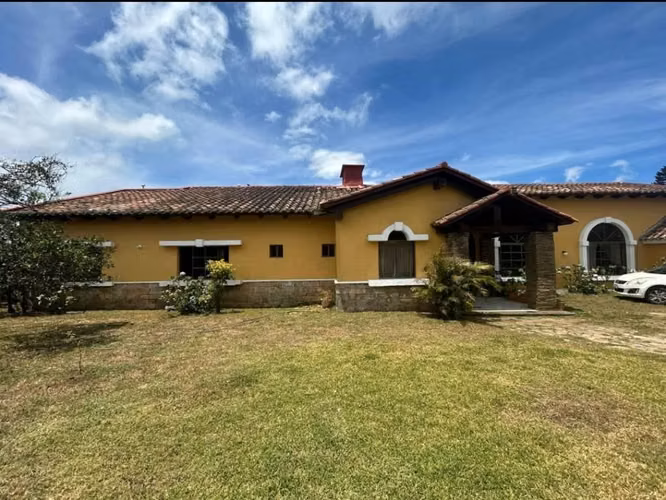 Vendo hermosa quinta en el crucero