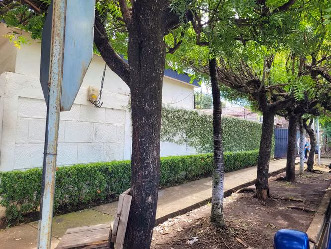 En venta oficina en excelente zona en Bolonia.