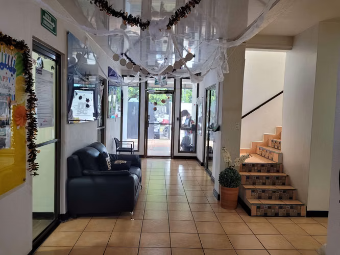 En venta oficina en excelente zona en Bolonia.