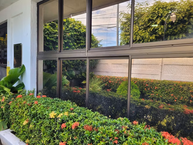 En venta oficina en excelente zona en Bolonia.