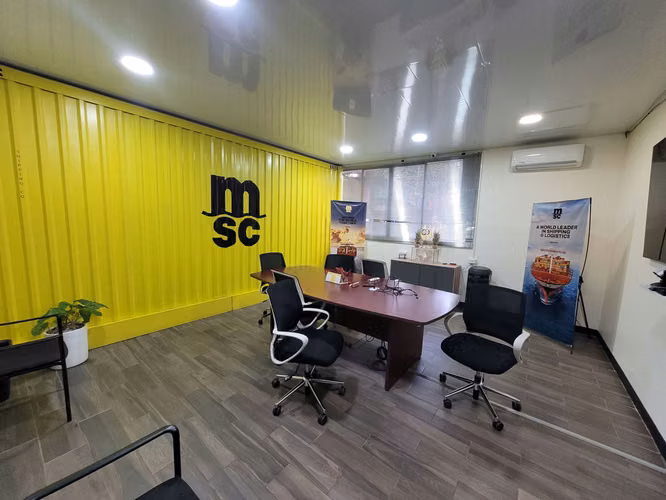 En venta oficina en excelente zona en Bolonia.