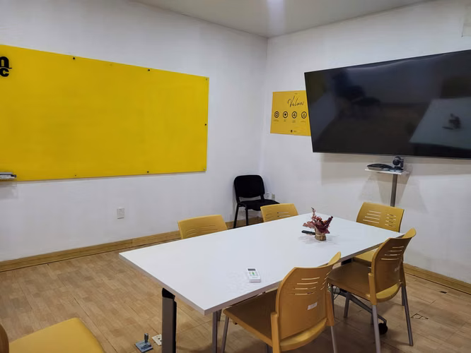 En venta oficina en excelente zona en Bolonia.