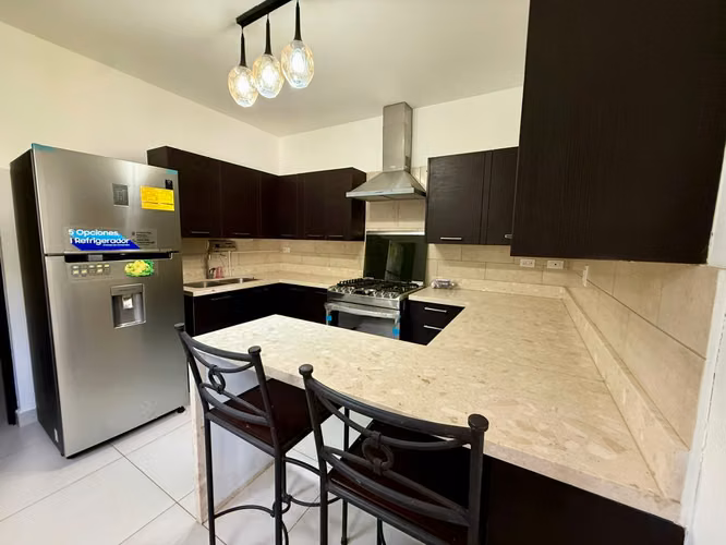KC-Se vende casa en la tercera entrada a las colinas