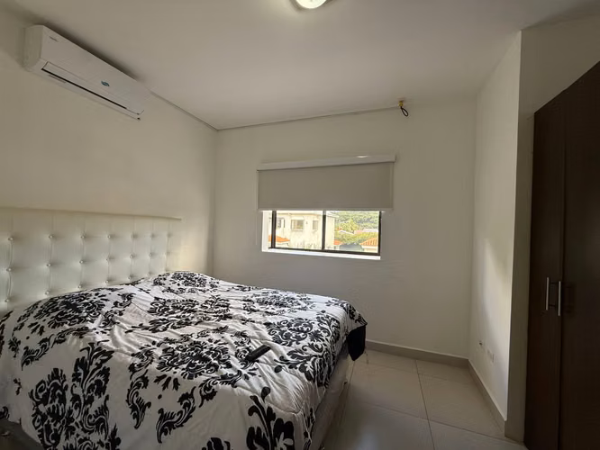 KC-Se vende casa en la tercera entrada a las colinas