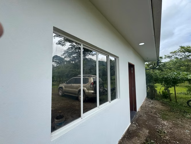 Hermosa Casa Nueva Cerca de Playas Maderas y Marsella