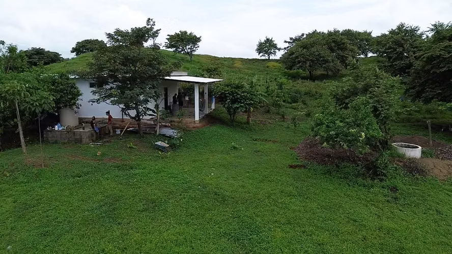 Hermosa Casa Nueva Cerca de Playas Maderas y Marsella