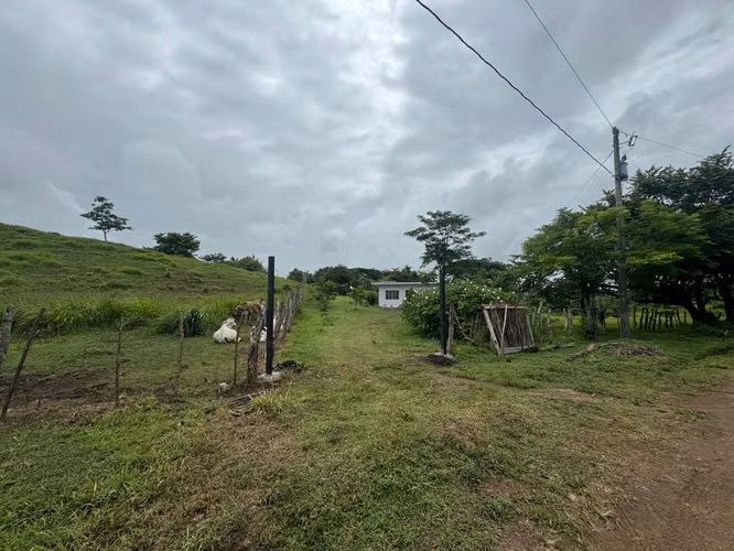 Hermosa Casa Nueva Cerca de Playas Maderas y Marsella