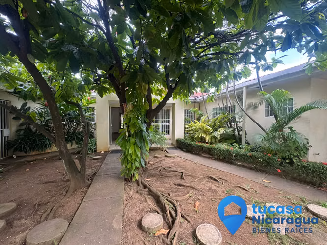 Rento Casa en Las Cumbres – Av. Jean Paul Genie | 5 Habitaciones + Piscina + Jardine - Imagen 6