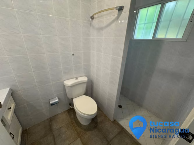 Rento Casa en Las Cumbres – Av. Jean Paul Genie | 5 Habitaciones + Piscina + Jardine - Imagen 14