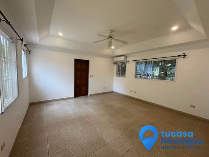 Rento Casa en Las Cumbres – Av. Jean Paul Genie | 5 Habitaciones + Piscina + Jardine - Imagen 8