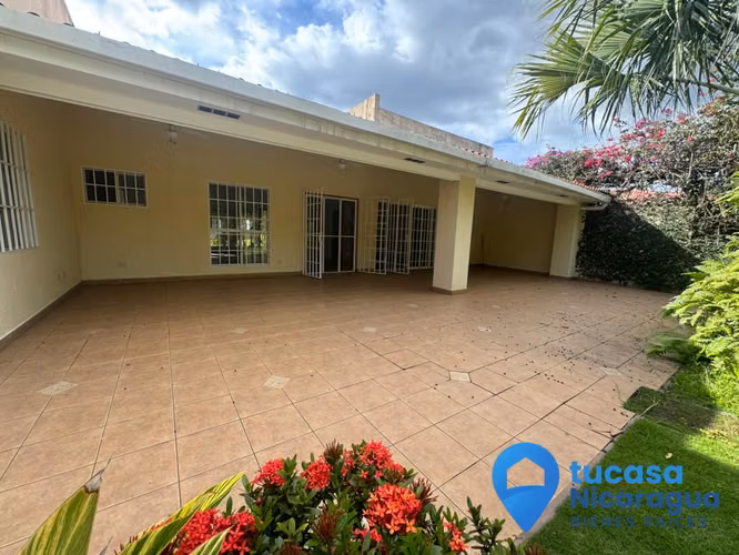 Rento Casa en Las Cumbres – Av. Jean Paul Genie | 5 Habitaciones + Piscina + Jardine - Imagen 4