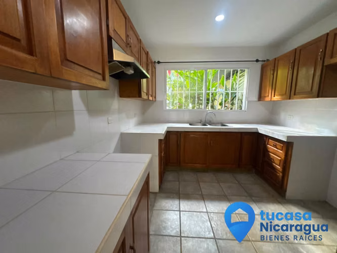 Rento Casa en Las Cumbres – Av. Jean Paul Genie | 5 Habitaciones + Piscina + Jardine - Imagen 5