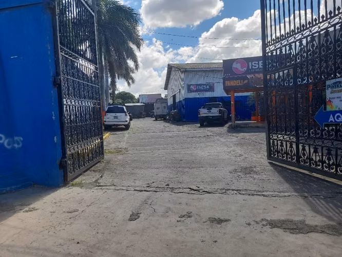 RENTA BODEGA BIEN UBICADA BOLONIA 5382 - Imagen 2