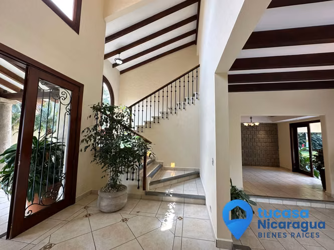 Casa en renta en santo domingo de 4 habitaciones