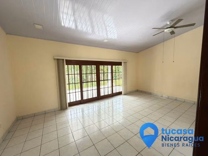 Santo Domingo Casa rento en condominio