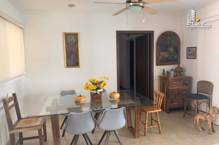  Hermosa Casa Amueblada en Condominio de Santo Domingo – AC