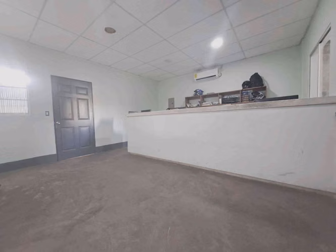 2,100 Mtr2 de Bodega sobre calle principal - Imagen 6