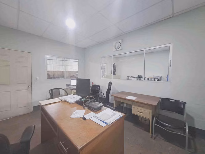 2,100 Mtr2 de Bodega sobre calle principal - Imagen 5