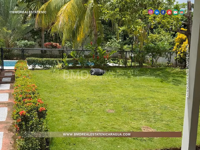 Se vende cómoda casa en la calle principal de Las Cumbres en Villa Fontana NG