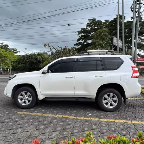 Camioneta Toyota Prado TXL 2016