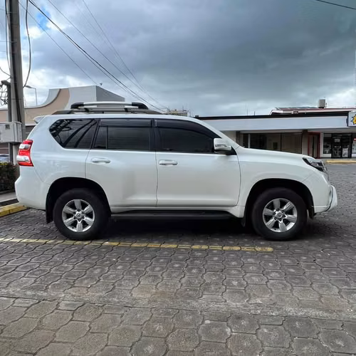 Camioneta Toyota Prado TXL 2016