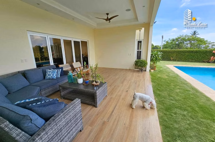 Casa Moderna en Condominio de Santo Domingo - LL