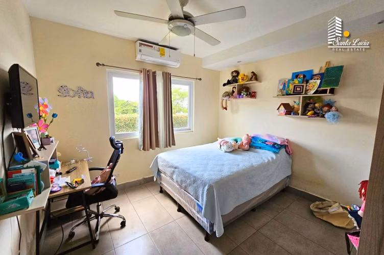 Casa Moderna en Condominio de Santo Domingo - LL