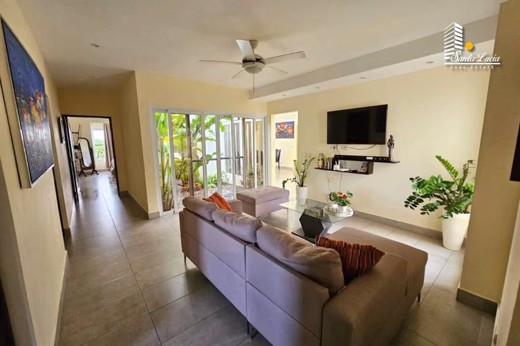 Casa Moderna en Condominio de Santo Domingo - LL