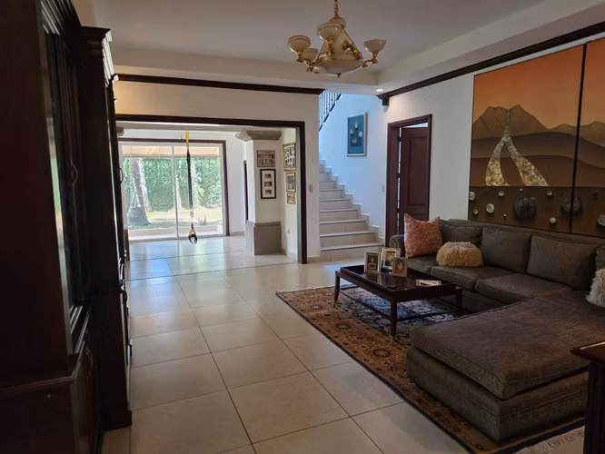 FH. Lujosa casa en venta en Condominio Monte Carlos, Santo Domingo