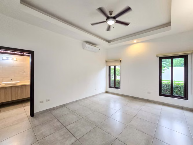 Venta de casa en Condominio de Santo Domingo Managua