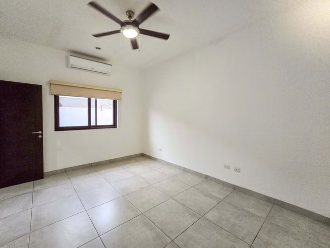 Venta de casa en Condominio de Santo Domingo Managua