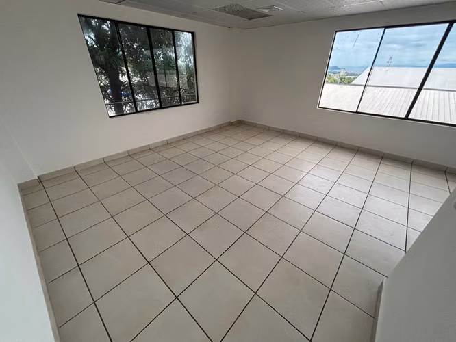Alquiler de local para oficinas varias en Villa Fontana - Imagen 5